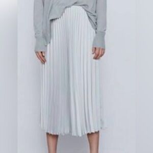 Zara silver pleated midi skirts size medium xl in new condition with tags